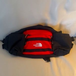 NEW The North Face Hiking Fanny Pack w/ Water Bottle Holders